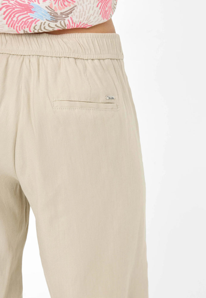 Brax Mel B Bermuda Shorts - Soft Greige